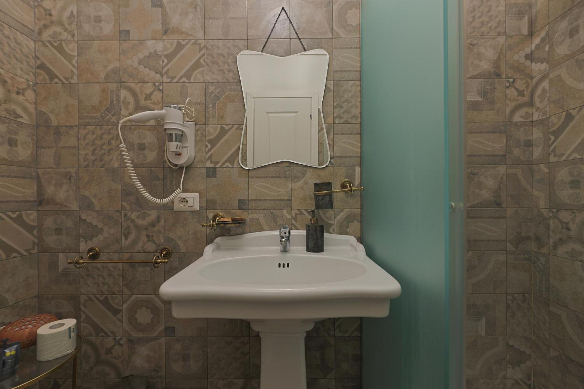 Art House Relais56 Luxury Rooms Nuova Gestione Рим Экстерьер фото